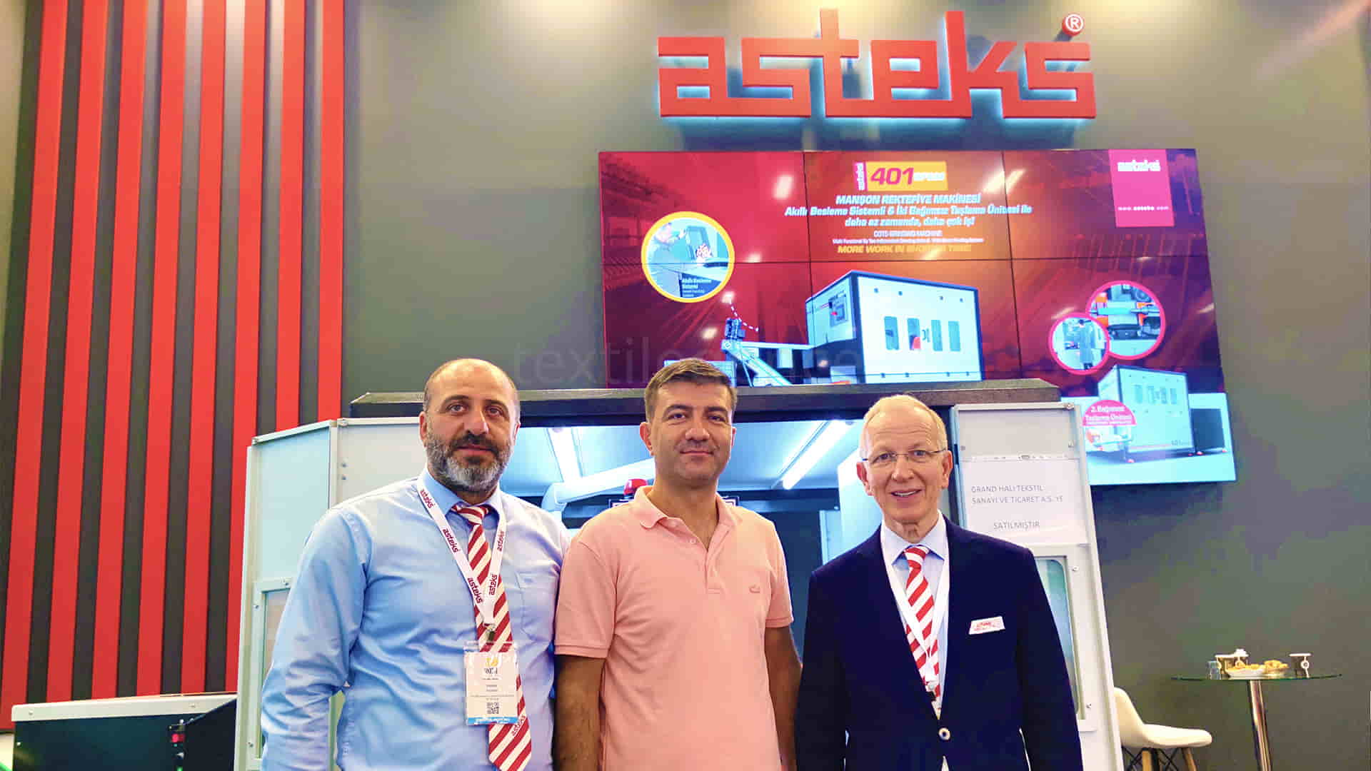 From left to right: Asteks Sales Representative Erkan Yılmaz - Grand İplik Factory Manager Devlet Kayar - Asteks Marketing and Sales Manager Sabri İlknur   Image Source: Asteks